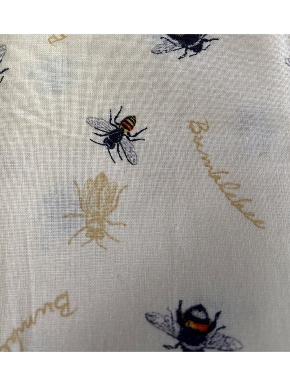 Bumblebee-Themed Cotton Fabric 18"x44" Crafts Sewing & Quilting Projects